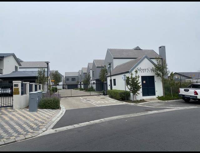 3 BEDROOM TOWNHOUSE FOR SALE IN KUILS RIVER SOUTH
